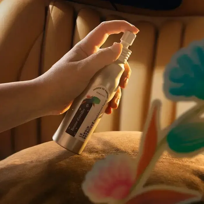 Le Jardin Retrouvé Sandalwood Sacré brume parfumée santal